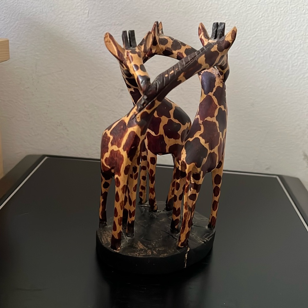 Handcrafted Giraffe Sculpture•Natural Wood•Made in Kenya